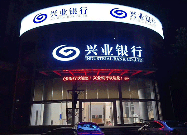 3M燈箱布VS噴繪布有哪些優(yōu)勢(shì)？