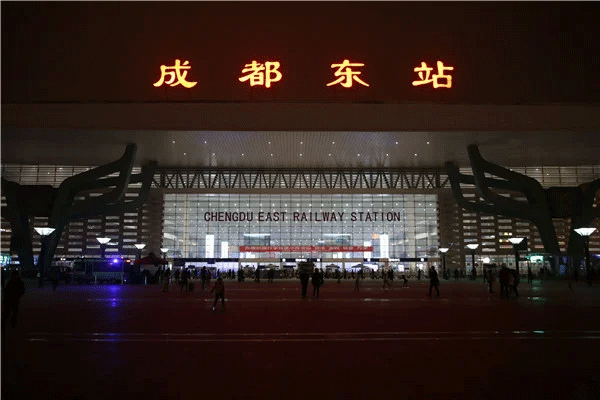 一平方米樓頂發(fā)光字制作安裝的費(fèi)用有哪些？